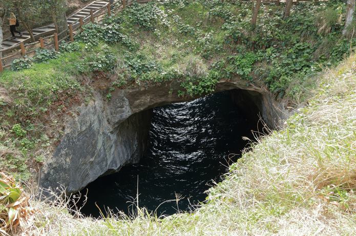 堂ヶ島の天窓洞