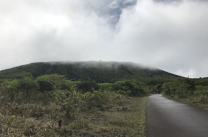 三原山の歩道