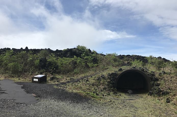 三原山とシェルター