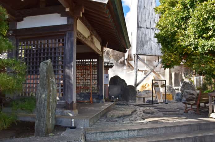 お湯かけ弁財天　入口