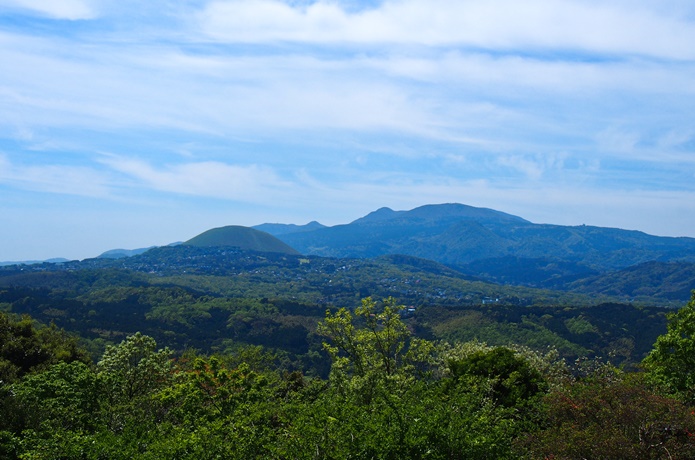 小室山からみる大室山