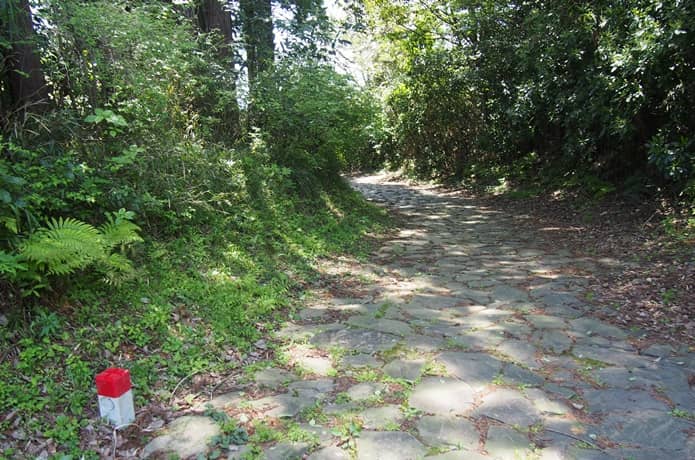 上長坂地区の石畳　