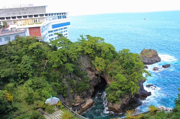 錦ヶ浦　海食洞　遊歩道