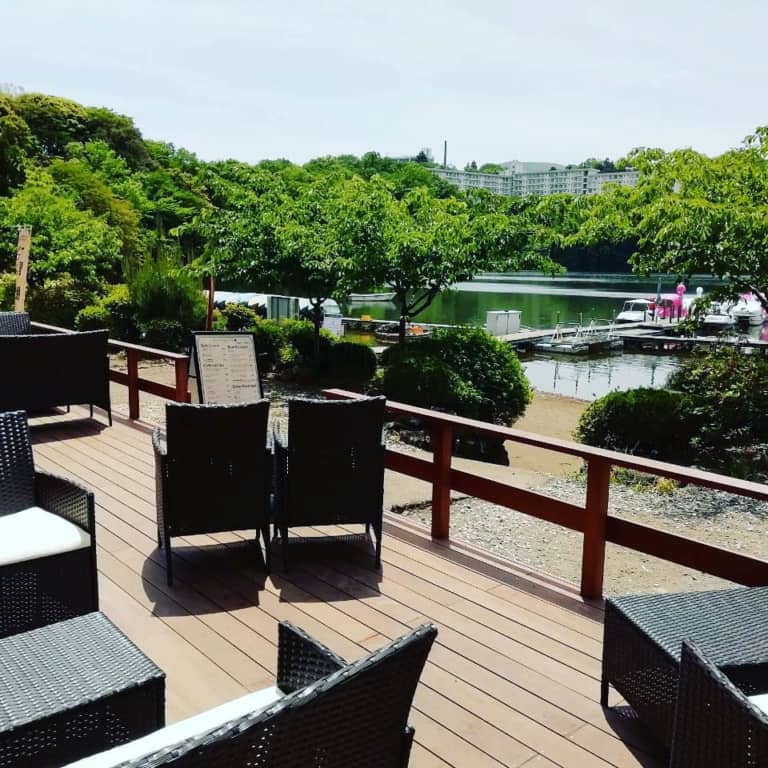 テラスカフェ一碧湖