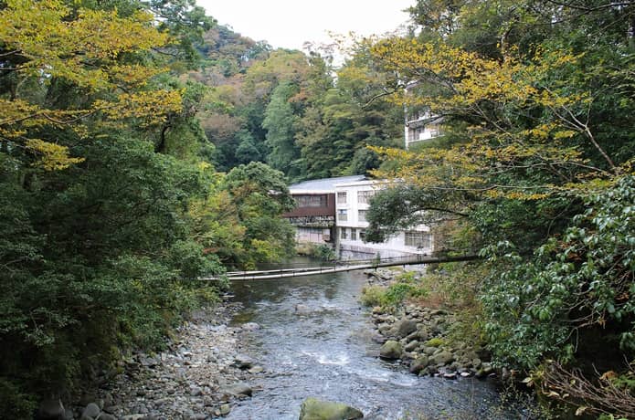 湯ヶ島温泉　女橋からみた狩野川