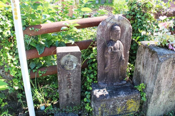 一丁目の石仏