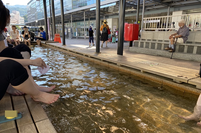 熱海駅　足湯