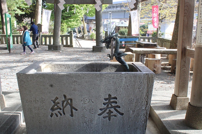 五所神社　手水舎