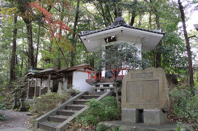 熊野神社　太子堂