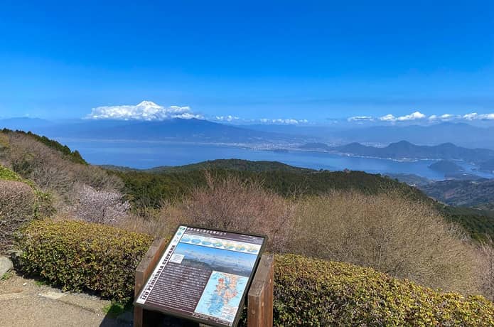 だるま山高原レストハウスからのぞむ富士山