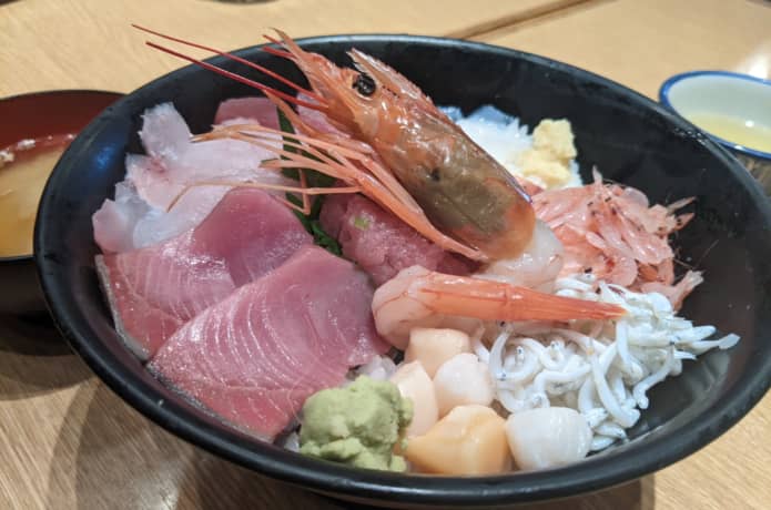 魚河岸にある丸天の海鮮丼